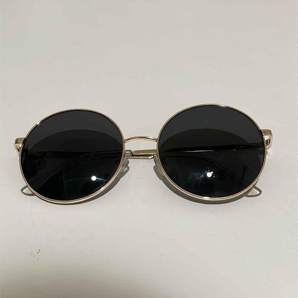 Women’s Round Sunglasses